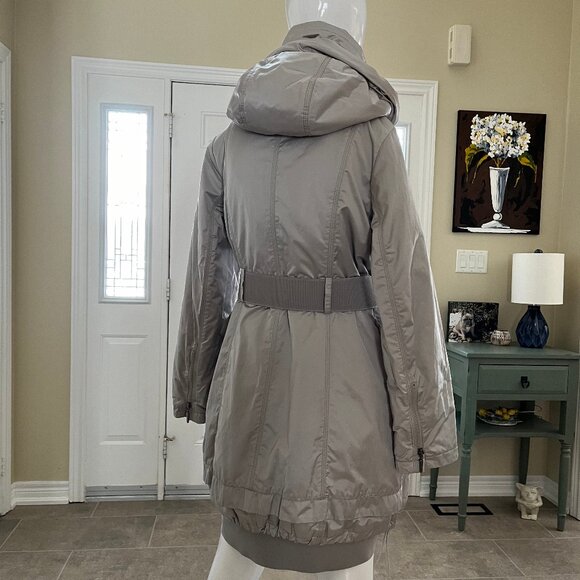 Airfield Winter Coat - matte satin light grey - size Medium - Picture 17 of 17